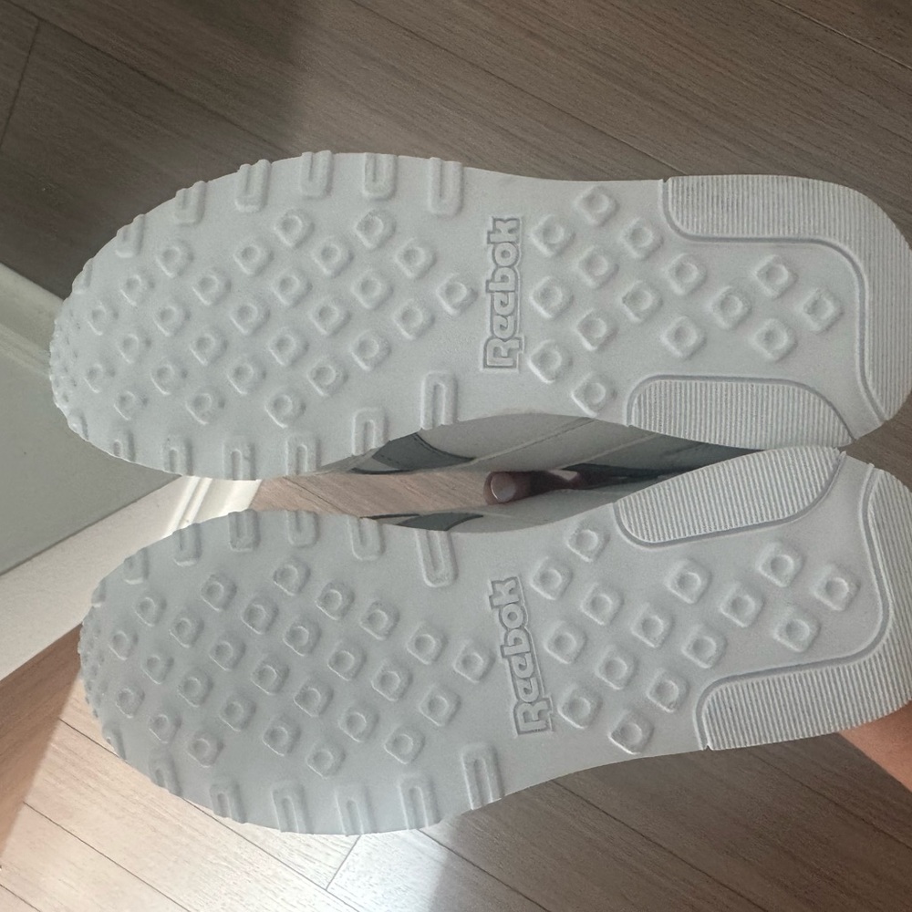 Reebok Classic White and Gray Sneakers - Picture 6 of 6